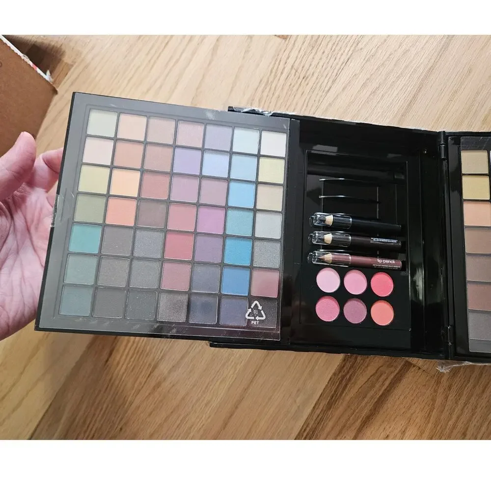 Wet n Wild Limited Edition Jet-Set Makeup Palette 180 Shades NEW Complete Rare